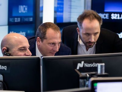 日本の銀行は、なぜ在宅勤務ができないのか?DXが進まない理由を解説