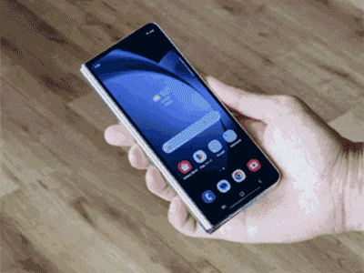 折りたたみスマホは新技術のカタマリ。Galaxy最新モデルぜんぶ試す