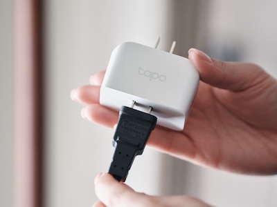 カメラ・GPSなし、でも通話はできる。このE Ink端末、スマホとしてあり