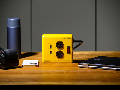 デスクに置く電源タップはUSBポートつきのファーゴで決まり！