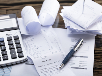 「領収書の糊付け」はもう終わり。レガシー企業の社内改革