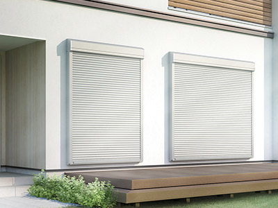 台風から窓を守る！1dayリフォーム「後付けシャッター」が効果的な理由