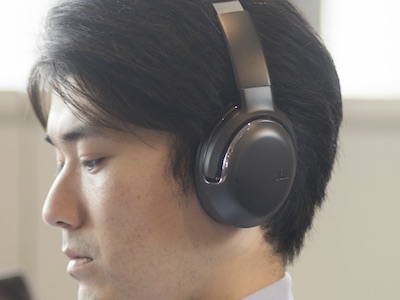 「革命レベル」の呼び声高いJBLの最新ワイヤレスヘッドホンは、何がどうすごいのか