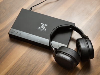 これはヘッドホンじゃない、シアタールーム製造機だ。驚きの技術「EXOFIELD」搭載ワイヤレスシアターシステム『XP-EXT1』体験記