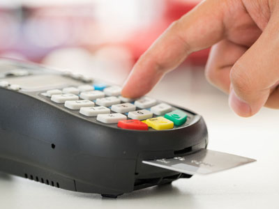 意外と身近な「クレカの不正利用被害」。安心して使うための防衛策とは