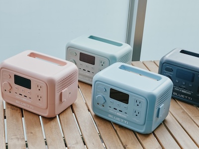 寒い洗面所で髪を乾かさなくていい。軽くて小さいポタ電で叶える「家じゅう快適」