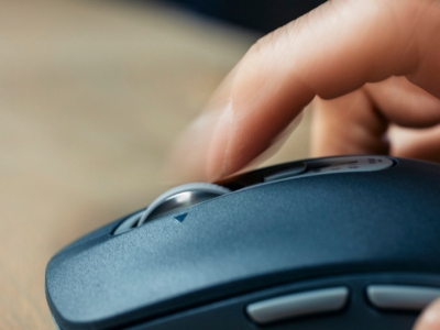 吉田拓郎の写真と音楽が楽しめるデジタルフォトフレーム｢TAKURONICLE