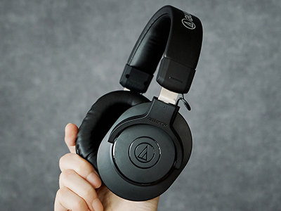 無線でも有線でも使えるお買い得な「モニターヘッドホン」。こういうの待ってた人多いはず