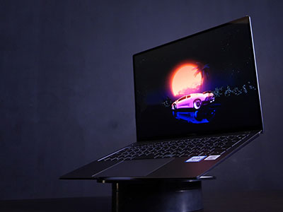 パワーと軽さのバランスがいい。GPU搭載でもコンパクトなノートPC