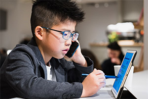 小学生を「ノマド化」してしまう、新しい勉強スタイルとは?