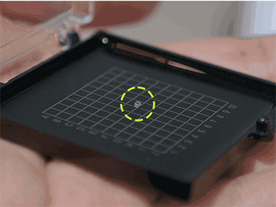 米粒より小さいけどレーザーが出ます