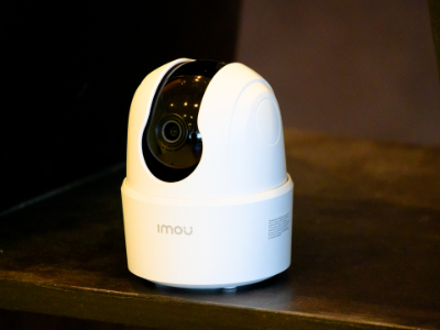 部屋の中を360度チェック! 自動追従&通話もこなすネットワークカメラ「Ranger 2C」