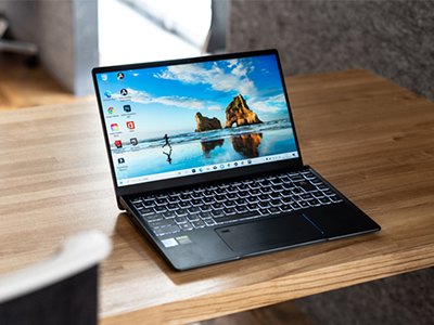 仕事もプライベートもこれ1台。ノートPCの理想形を見つけた